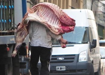 La rebaja de 30% en cortes de carne estará en todo el país y buscan replicarla en frutas y verduras