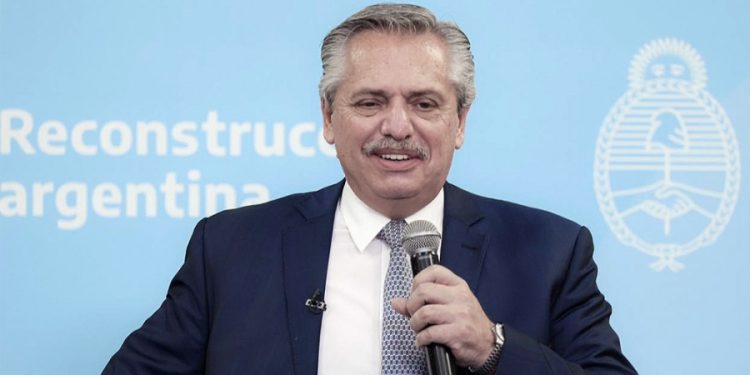 “El vínculo entre nuestros países se fortalecerá”, subrayó Fernández en un saludo a Biden