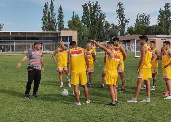 Torneo Federal A: Sarmiento ya está en Mendoza para jugar mañana contra Deportivo Maipú