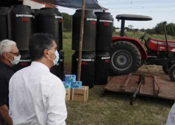 Capitanich entregó tractores y equipamiento a Consorcios Rurales de Colonia Benítez y Margarita Belén