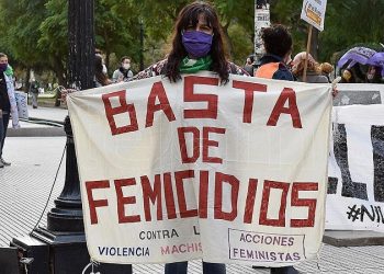 Colectivo de Mujeres pide declarar la “emergencia nacional por violencia de género”