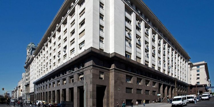 Variación real positiva: La recaudación impositiva de enero subió 46,6 %, a $ 772.860 millones