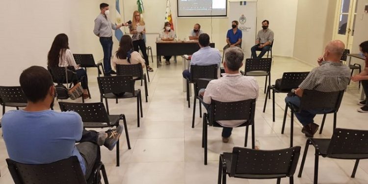 Ley de Biocidas: Laprovincia y organizaciones socioambientales analizan modificaciones y aportes para su reglamentación