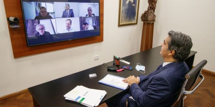 Capitanich analizó con Martín Gil el avance del plan de obras públicas