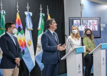 Nacieron dos Yaguaretés en El Impenetrable: “siento orgullo por preservar la especie y la identidad de nuestro suelo chaqueño”, dijo Capitanich