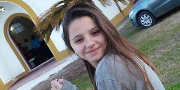 Femicidio: La autopsia reveló que Úrsula Bahillo fue asesinada con 15 puñaladas