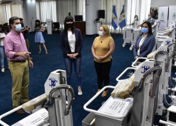 El gobierno entregó nuevos equipos de Rayos X a 15 hospitales de la provincia