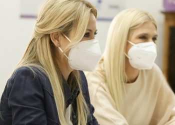 Fabiola Yañez y Verónica Magario visitaron un centro para mujeres víctimas de violencia de género