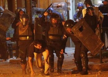 Mal manejo de las crisis sanitaria y económica: ‘Impeachment a Abdo llevaría a Paraguay a la inestabilidad‘