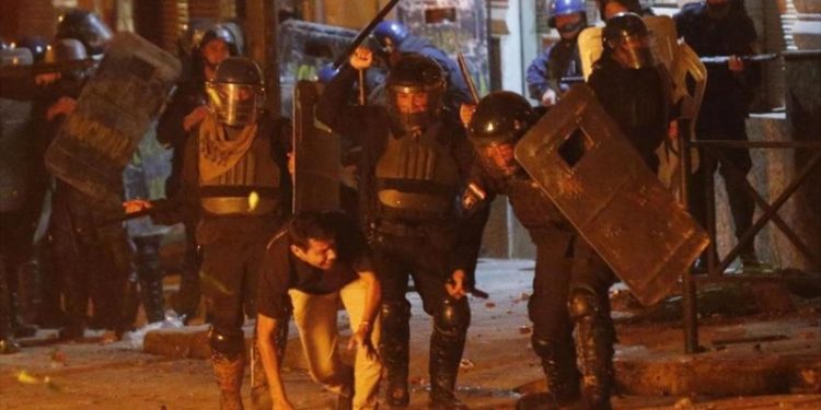 Mal manejo de las crisis sanitaria y económica: ‘Impeachment a Abdo llevaría a Paraguay a la inestabilidad‘