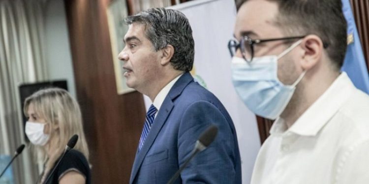 Capitanich confirmó el acuerdo con los docentes y el lunes comienzan las clases