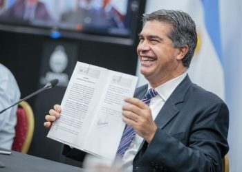 Capitanich firmó acuerdo con Nación para la pavimentación las avenidas Marconi y Nahuel Huapi