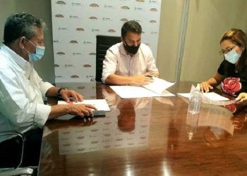 Magda Ayala firmó convenio con Loteria Chaqueña para iniciar con la construcción de una pileta semiolímpica para Barranqueras