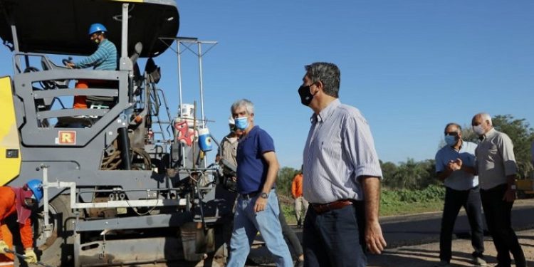Pavimentación de rutas y construcción de un microestadio, importantes obras para el desarrollo del Departamento Bermejo