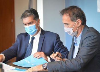 Capitanich confirmó el financiamiento de 39 paquetes de obras para ampliar la red de agua potable y cloacas
