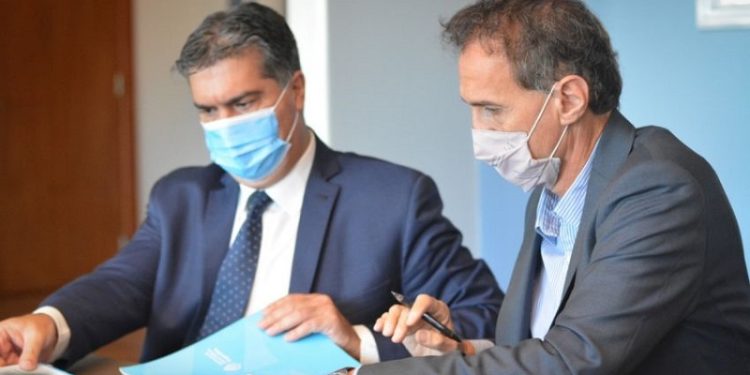 Capitanich confirmó el financiamiento de 39 paquetes de obras para ampliar la red de agua potable y cloacas