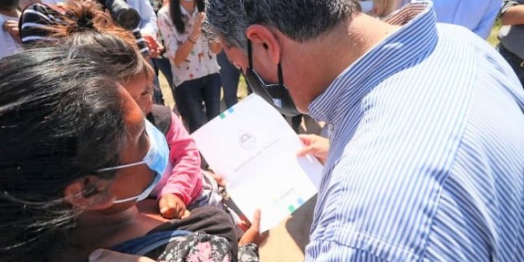 El gobierno entregó otros 37 títulos de propiedad de la tierra en Pampa del Indio