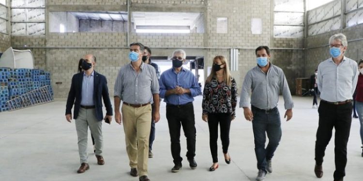 El gobierno fortalece el financiamiento a la industria chaqueña y se suman inversiones en el parque de Puerto Tirol