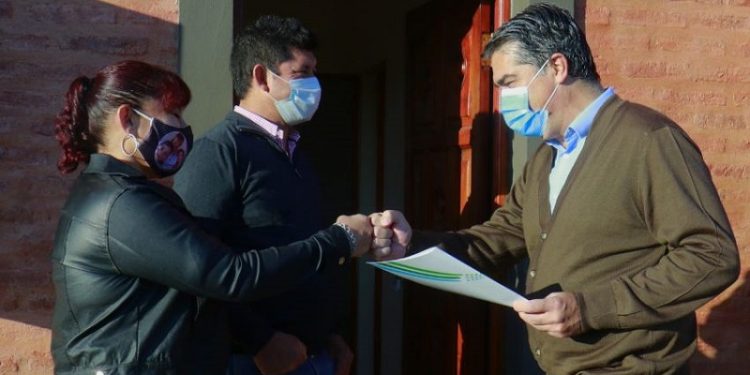 El gobierno entregó más viviendas en Lapachito