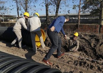 Chaco Reactiva: Capitanich supervisó la pavimentación de la avenida Juan Manuel de Rosas