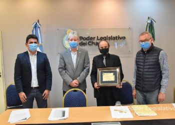 Osvaldo Ponce de León recibió el premio “Mario Bosch” por su lucha contra la violencia institucional