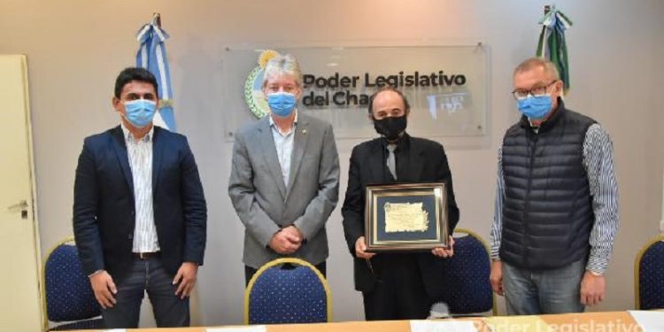 Osvaldo Ponce de León recibió el premio “Mario Bosch” por su lucha contra la violencia institucional