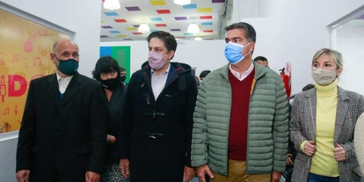 Capitanich abrió los sobres de licitación para la provisión de agua corriente y potable en Las Piedritas