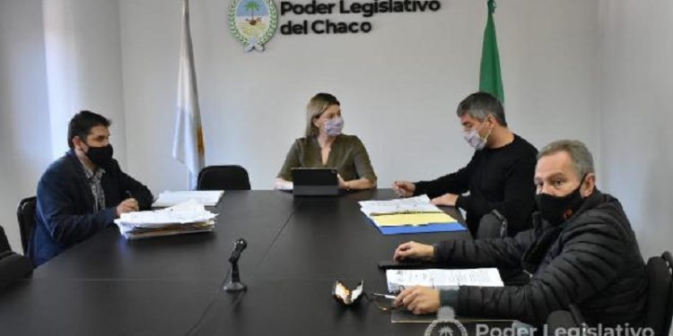Despacho favorable para establecer sanciones a quienes difundan imágenes íntimas sin consentimiento