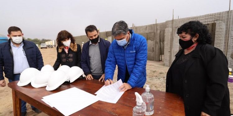 Empleo local: Capitanich recorrió la fábrica de bicicletas López Hermanos y proyectó la ampliación de su planta