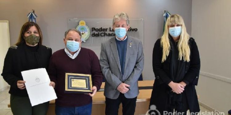 El Poder Legislativo distinguió al doctor Nicolás Ivancovich por la aeroevacuación de un recién nacido en El Impenetrable