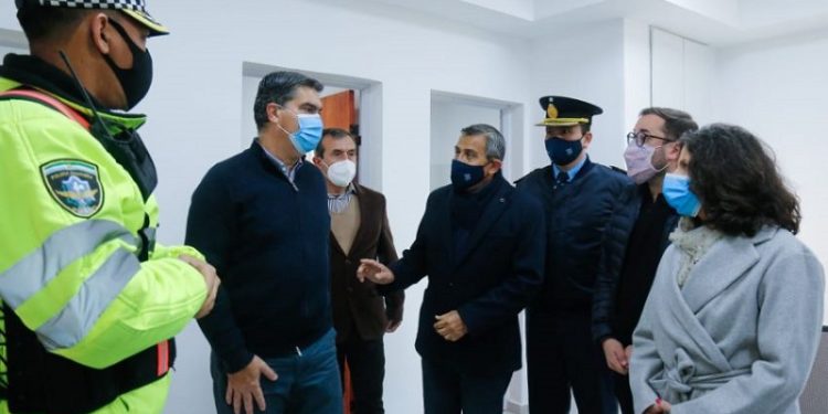 El gobierno inauguró las refacciones del destacamento de la policía caminera entre Isla del Cerrito y Antequeras