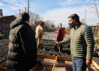 Capitanich supervisó obras de pavimento en el barrio Carpincho Macho de Resistencia