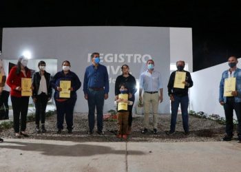 En Presidencia de la Plaza, Capitanich inauguró el registro civil, una plazoleta, luminarias de led y entregó maquinarias a SECHEEP