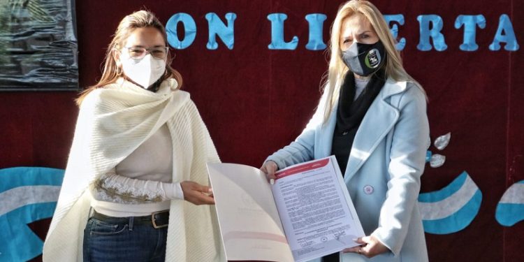 Magda Ayala es la madrina de la E.E.P N954 “Juan Domingo Perón”