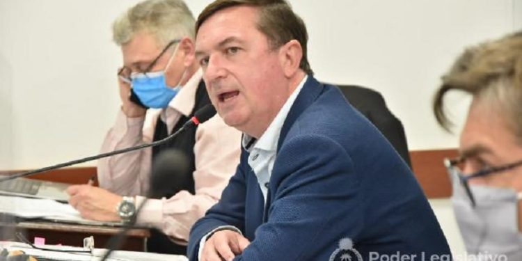 Legislatura: Becas a mejores promedios en siete localidades