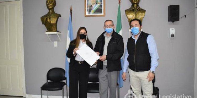 Pedrini entregó la declaración de interés provincial a integrantes de la Fundación el Milagro por sus actividades