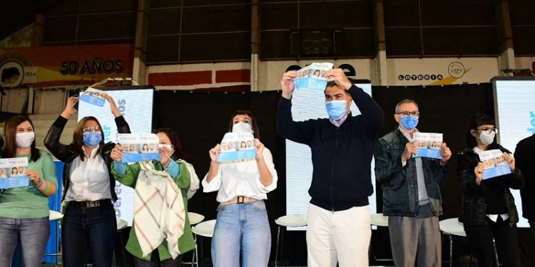 Capitanich: “Cuando nos votan a nosotros nos eligen para hacer: hechos y no palabras”