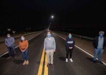 Capitanich junto a Magda Ayala inauguraron el primer tramo de las obras de pavimentación en el acceso al Puerto de Barranqueras