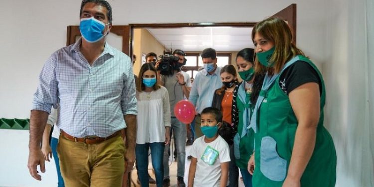 El gobierno inauguró la refacción del CIC de Villa Río Bermejito y una línea de interconexión eléctrica en El Impenetrable