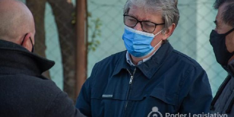 Hugo Sager destaca el desarrollo de Puerto Tirol con obras públicas que benefician su conectividad