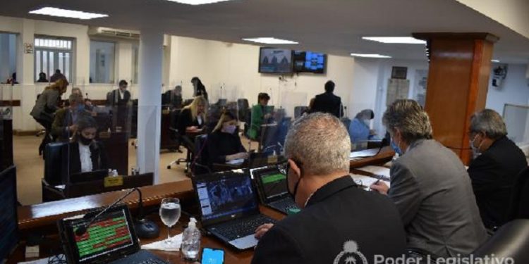 Ante el fallecimiento de Rubén Boronat, legisladores rindieron homenaje