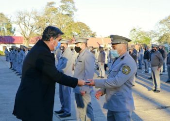 El gobernador anunció ascensos, obras y aumento salarial y entregó vehículos para el Servicio Penitenciario