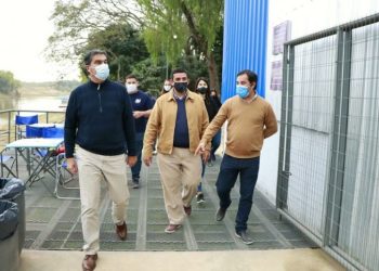 Desarrollo industrial: Capitanich recorrió empresas náuticas y proyectó la ampliación de sus instalaciones