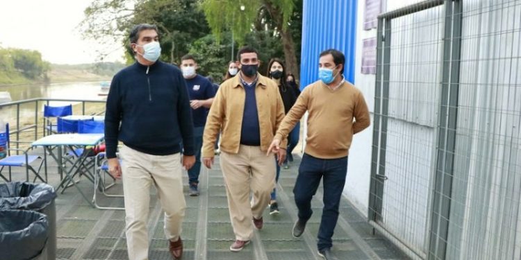 Desarrollo industrial: Capitanich recorrió empresas náuticas y proyectó la ampliación de sus instalaciones