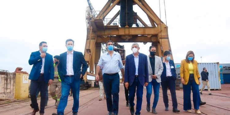 Capitanich recibió a la Administración General De Puertos y reivindicó el potencial de Barranqueras y Las Palmas en la hidrovía Paraná-Paraguay