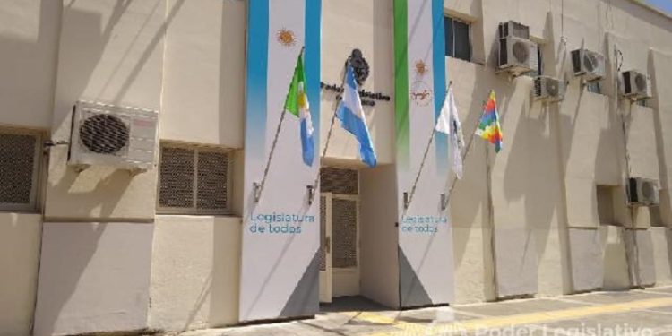 Chaco: El Poder Legislativo convoca a la presencialidad al 50% de sus trabajadores y trabajadoras