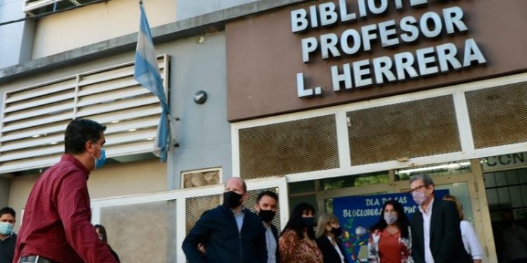 Capitanich inauguró refacciones en el edificio de la Biblioteca “Herrera”