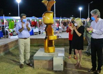 Aniversario de Fontana: Capitanich inauguró una plazoleta, más cuadras de pavimento e inició obras de refacción de un destacamento de gendarmería