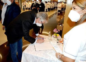 Sager felicitó a nuevos auxiliares en Enfermería y revalorizó el rol fundamental del personal sanitario en la pandemia