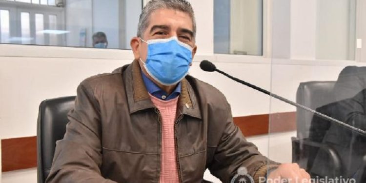 Juan Carlos Ayala propone que las boletas de SAMEEP lleven impresas la frase El agua es Vida, Cuídala